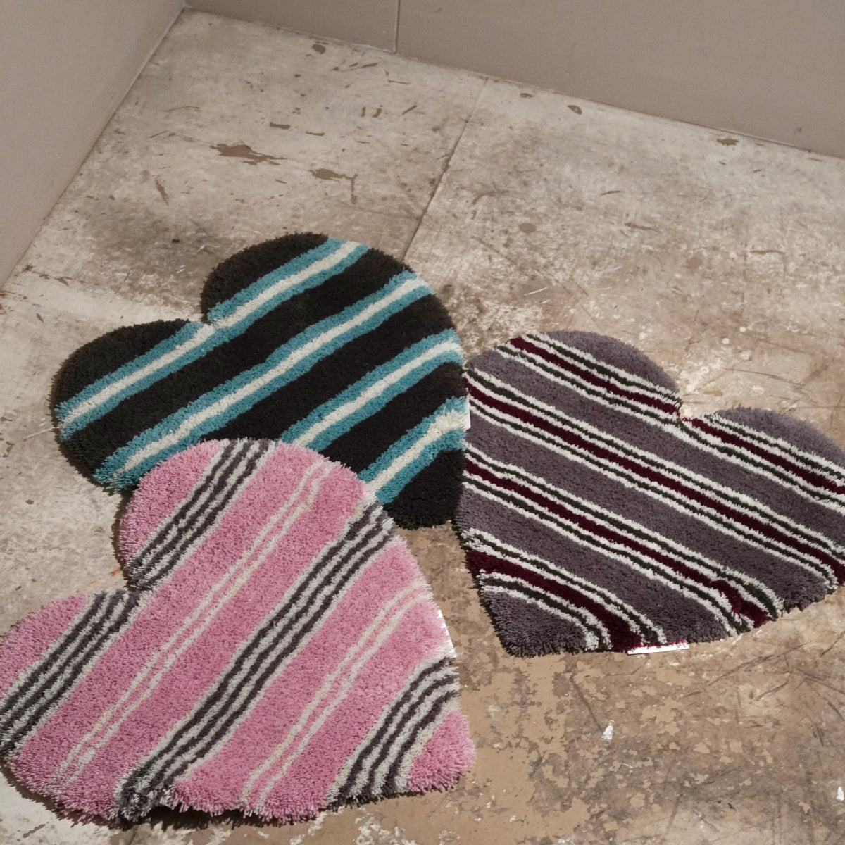 STRIPED HEART RUG - BLUE