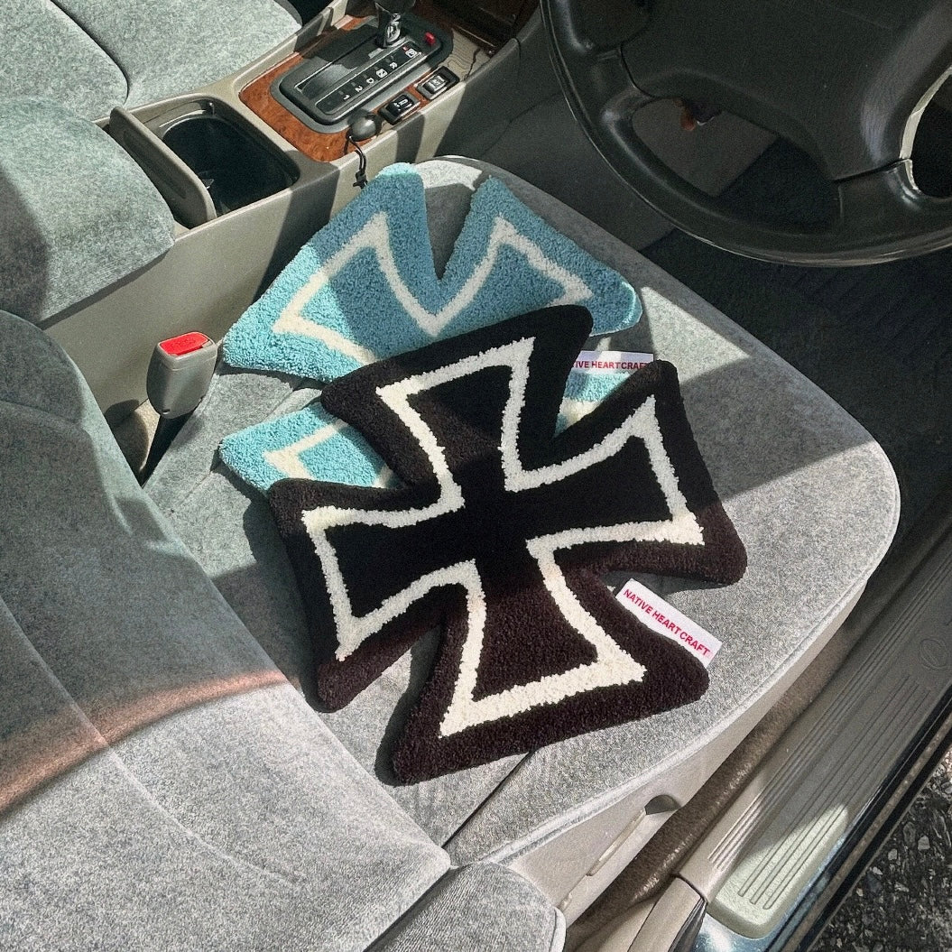 CROSS CHAIR RUG - BLACK