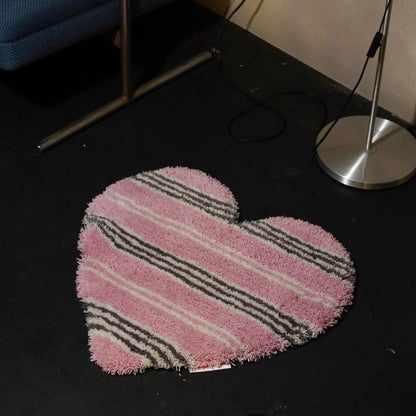 STRIPED HEART RUG - PINK